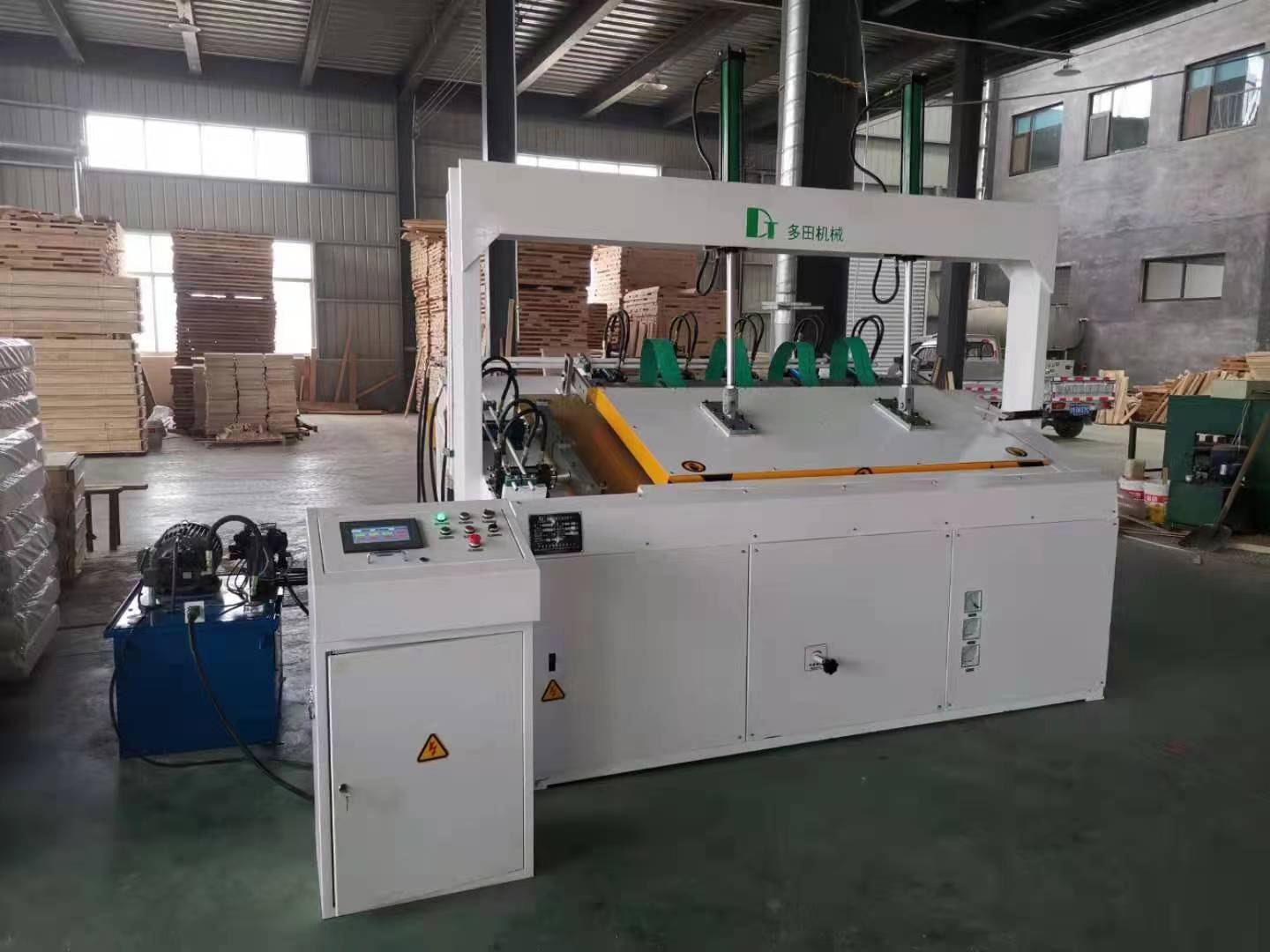 Small Type HF Board Jointing Machine With Slope Workbench